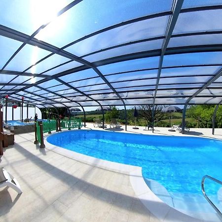Camping Les Terrasses De Dordogne Rouffignac Saint-Cernin Ngoại thất bức ảnh