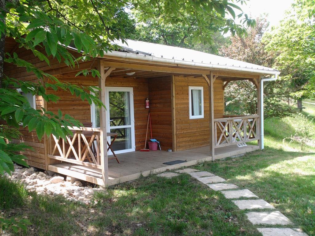 Camping Les Terrasses De Dordogne Rouffignac Saint-Cernin Phòng bức ảnh