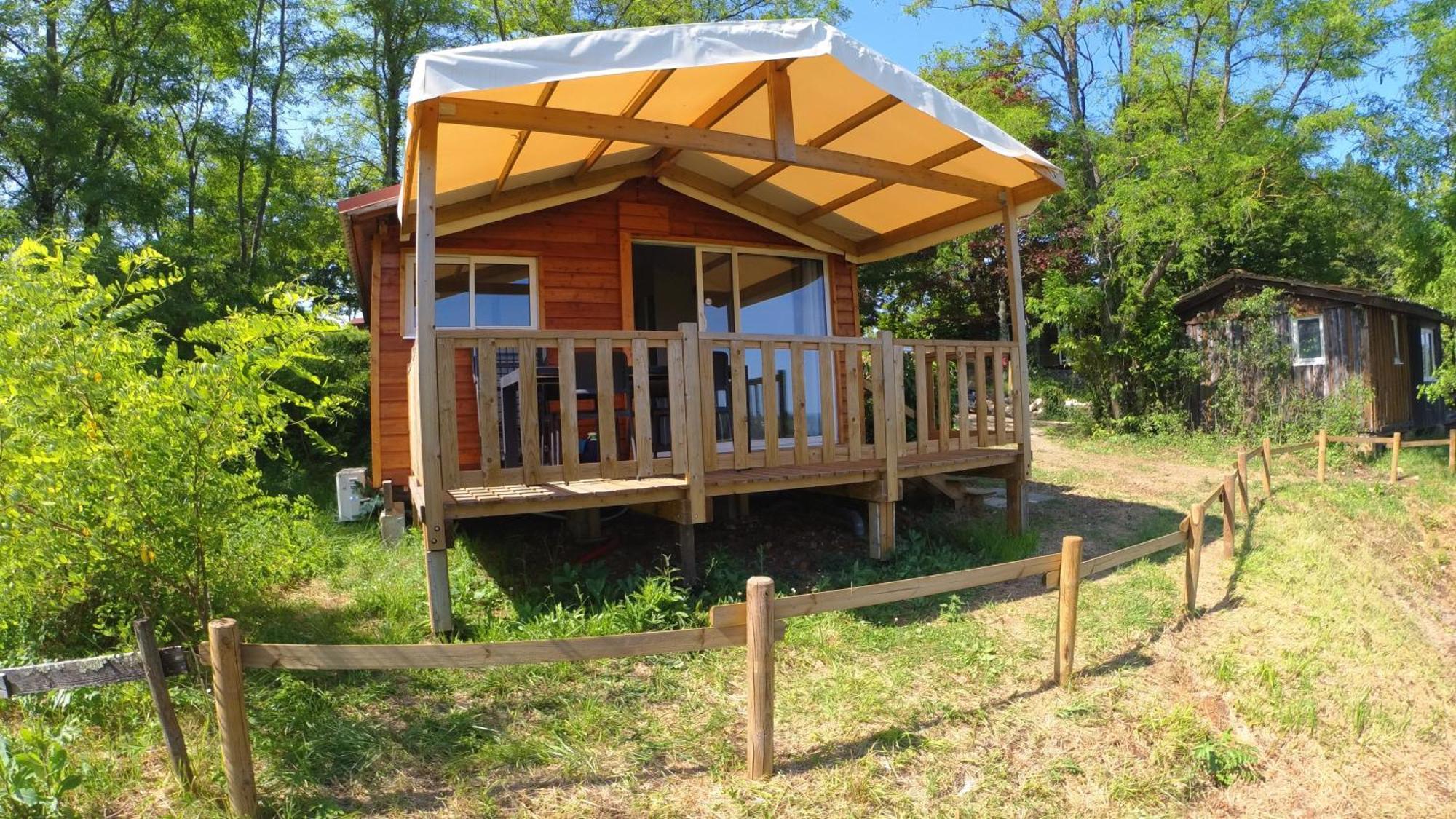Camping Les Terrasses De Dordogne Rouffignac Saint-Cernin Ngoại thất bức ảnh