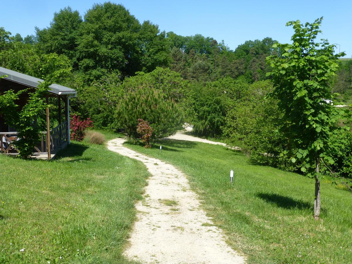 Camping Les Terrasses De Dordogne Rouffignac Saint-Cernin Ngoại thất bức ảnh
