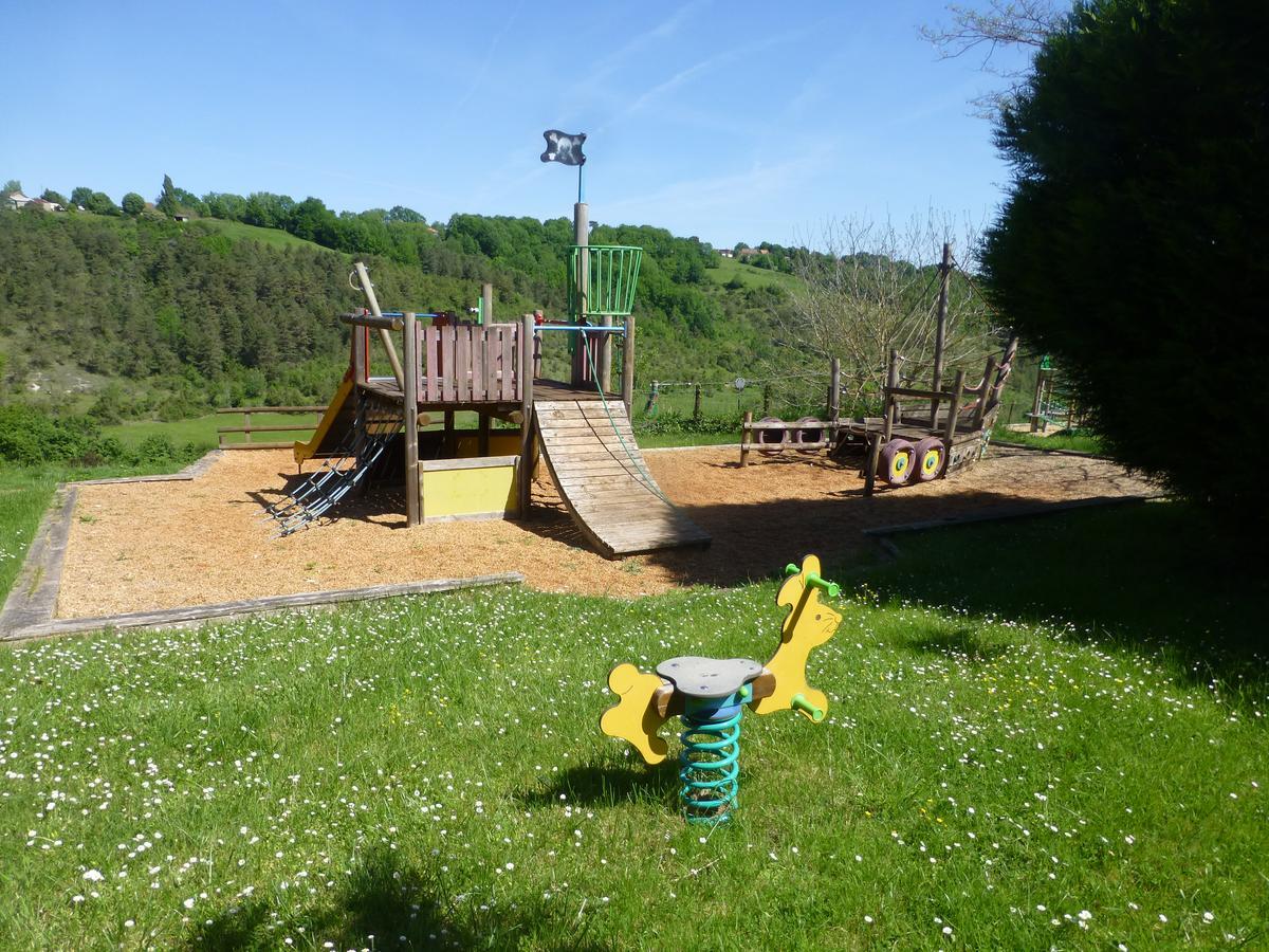 Camping Les Terrasses De Dordogne Rouffignac Saint-Cernin Ngoại thất bức ảnh